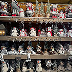 Primitive Pinecone Gift Shop