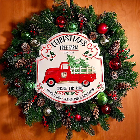 Hill Farms decorated wreath